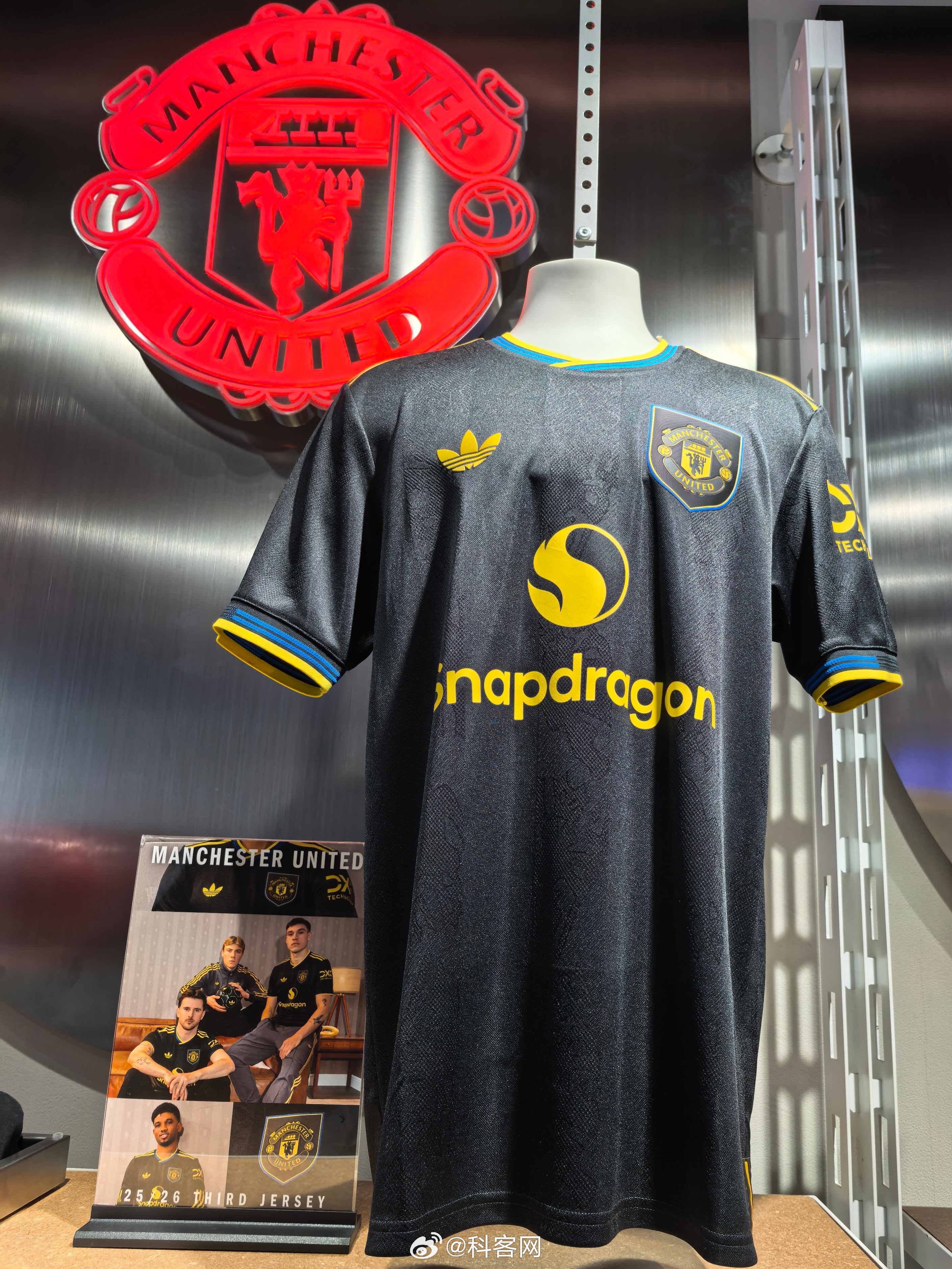 包含窗口期巴黎圣日耳曼调整名单以备英超，远射贴柱环节打磨，底气十足，球队文化再被提及的词条-JIUYOU