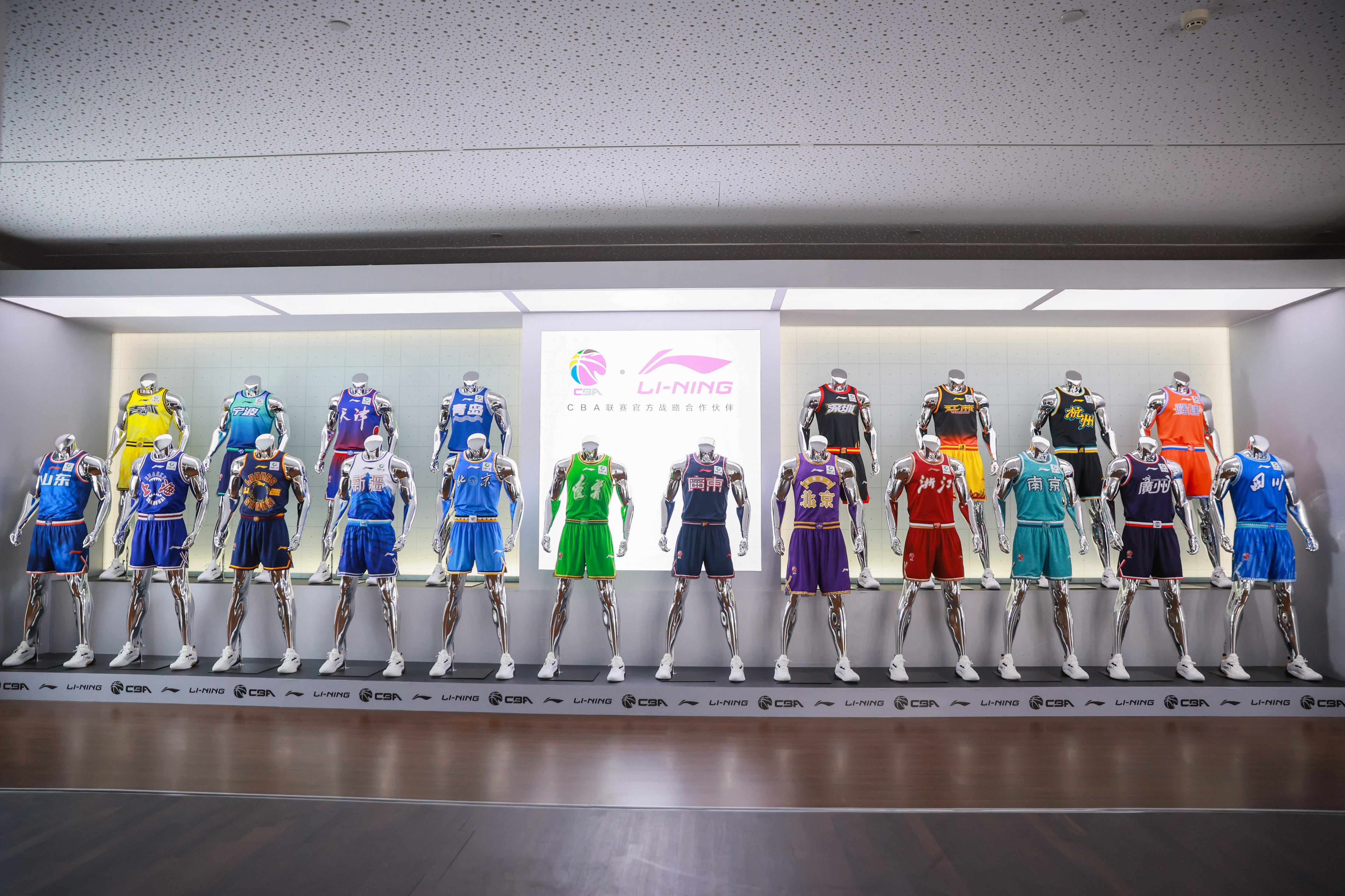 休斯敦火箭内部会议纪要流出：今晨豪取连胜，CBA季后赛使命明确，轮换策略成焦点-9体育